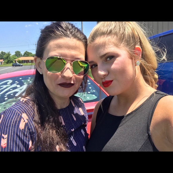 Meet your Posher, Rachel - Picture 3 of 8